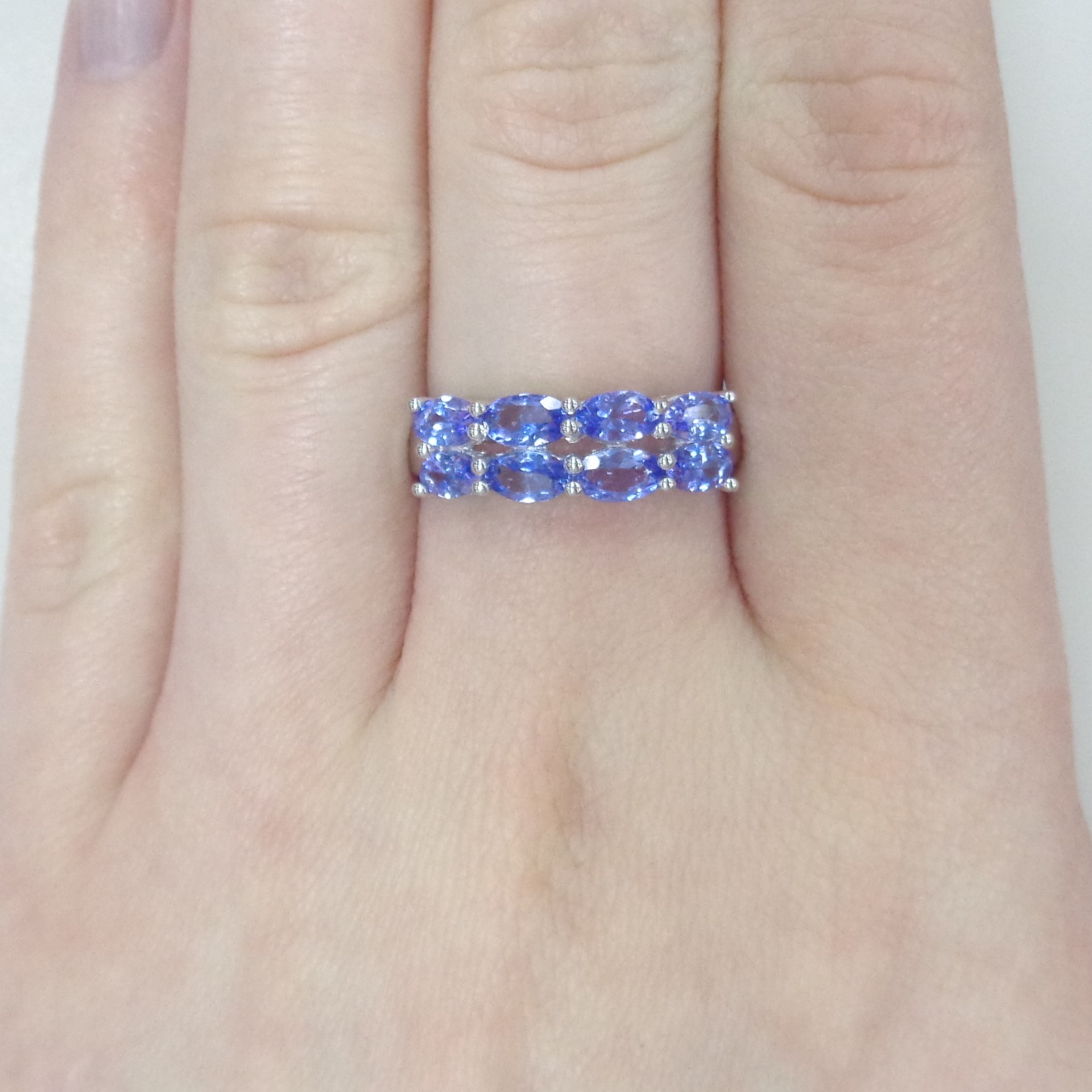 Серебряное кольцо с танзанитами